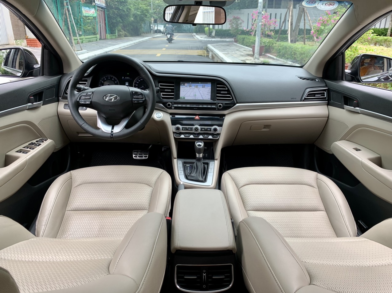 Hyundai Elantra 2.0AT 2020 màu đen (Đã bán)