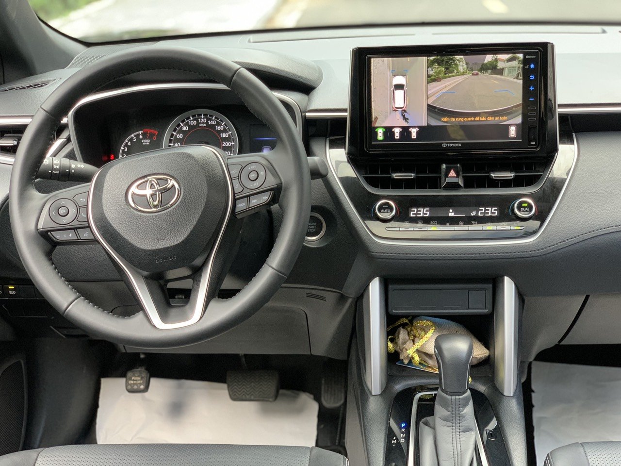 Toyota Corolla Cross 1.8V 2022 màu đen biển Hà Nội (Đã bán)