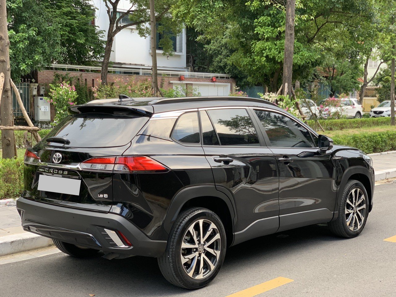 Toyota Corolla Cross 1.8V 2022 màu đen biển Hà Nội (Đã bán)