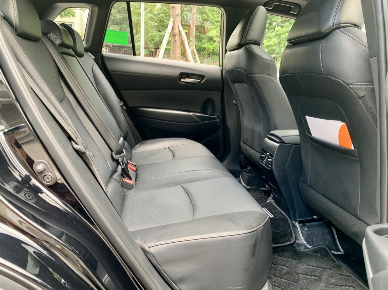 Toyota Corolla Cross 1.8V 2022 màu đen biển Hà Nội (Đã bán)