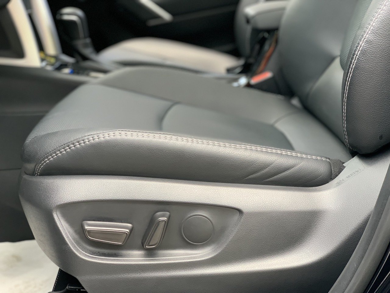 Toyota Corolla Cross 1.8V 2022 màu đen biển Hà Nội (Đã bán)