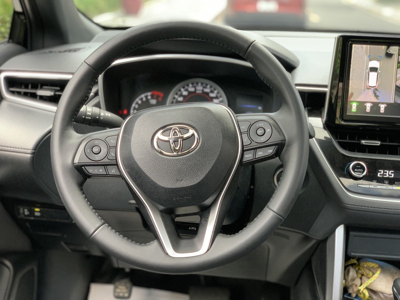 Toyota Corolla Cross 1.8V 2022 màu đen biển Hà Nội (Đã bán)