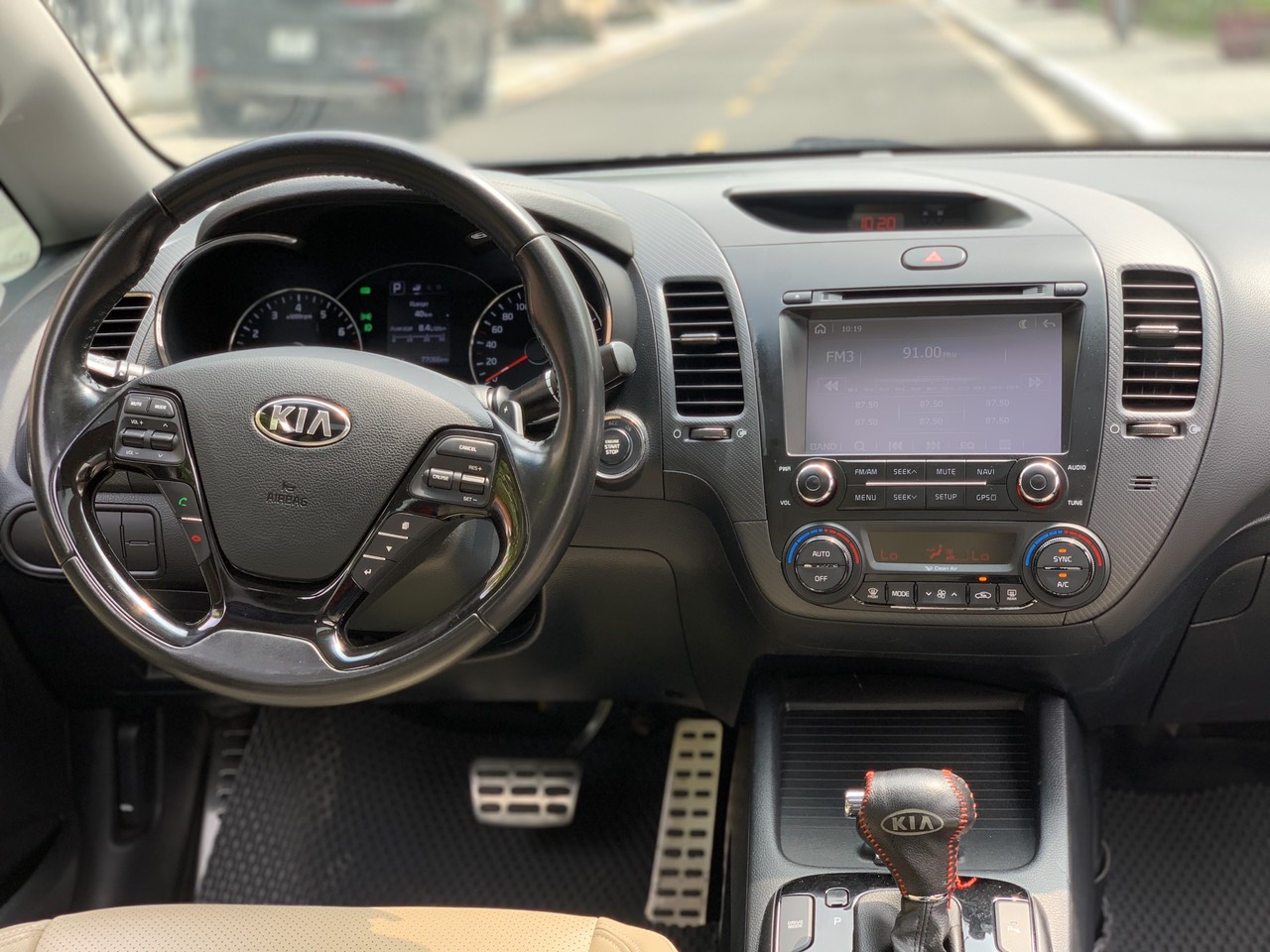 Kia Cerato 1.6AT 2017 màu đen (Đã bán)