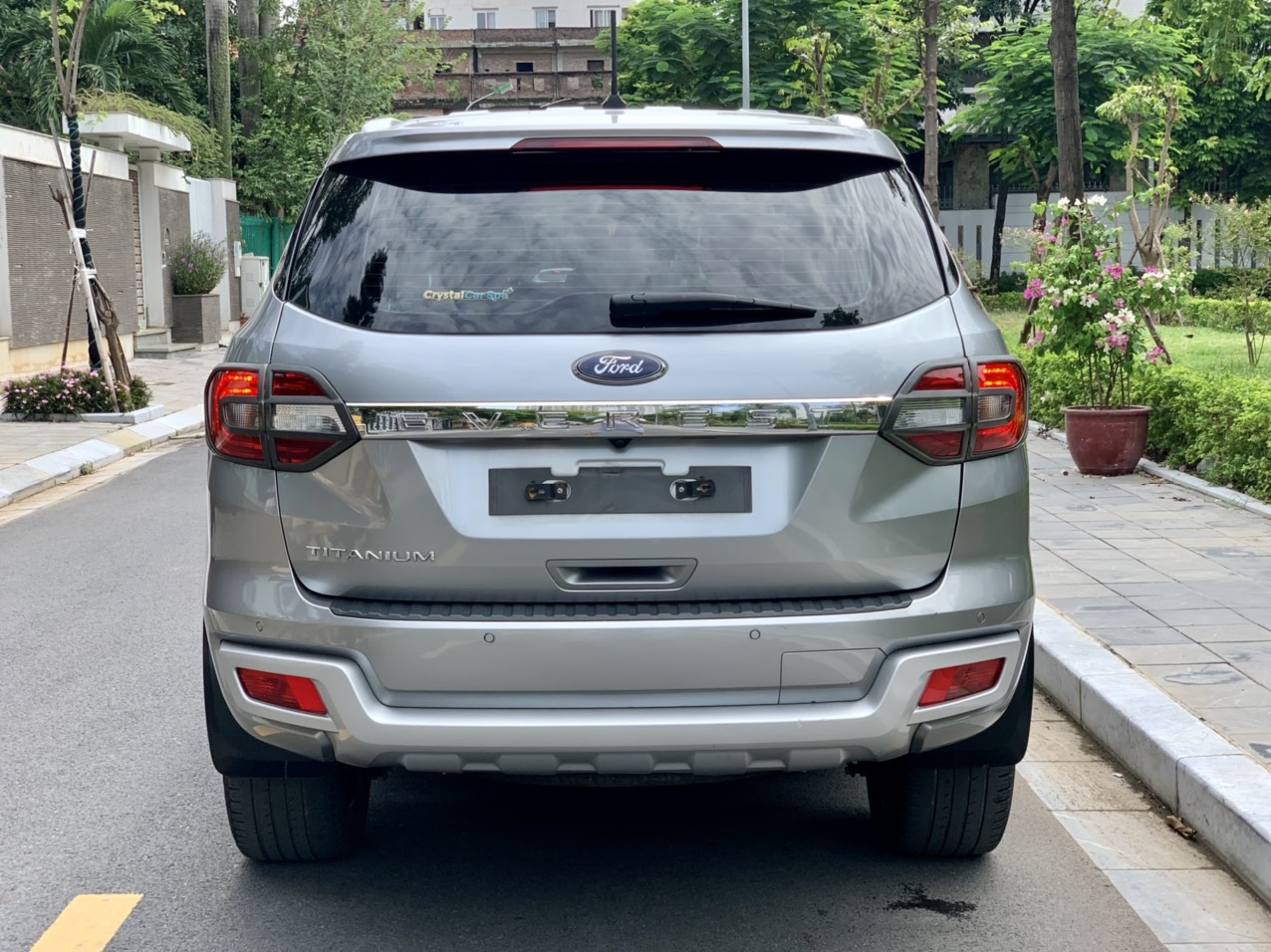 Ford Everest Titanium 4x2 2018 màu bạc (đã bán)