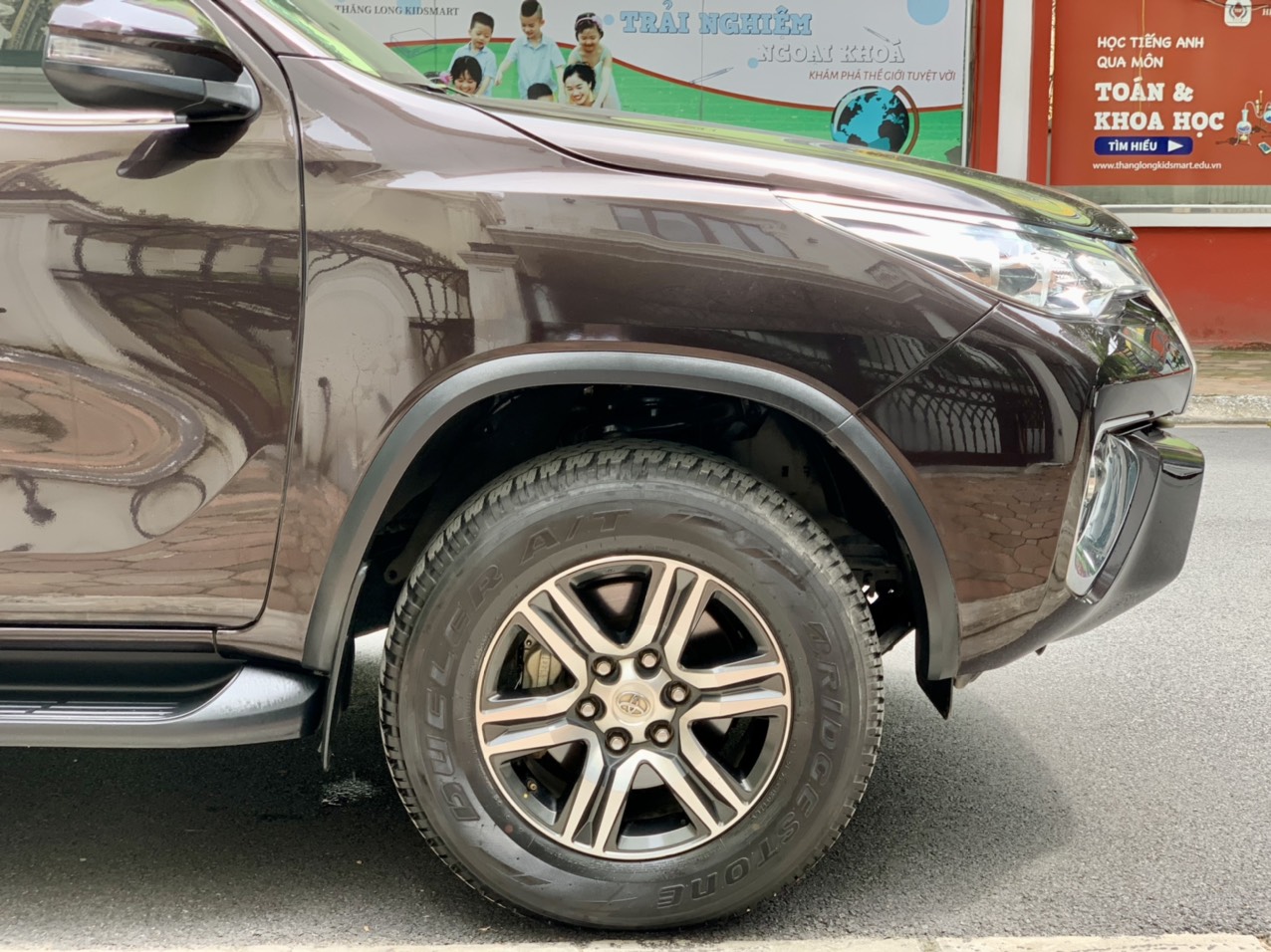 Toyota Fortuner 2.4G 2019 máy dầu màu nâu (Đã bán)