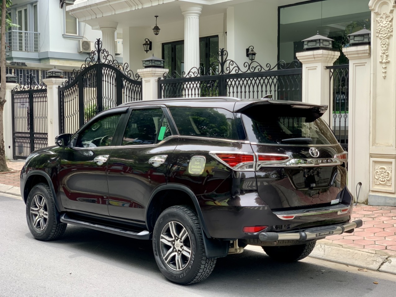Toyota Fortuner 2.4G 2019 máy dầu màu nâu (Đã bán)