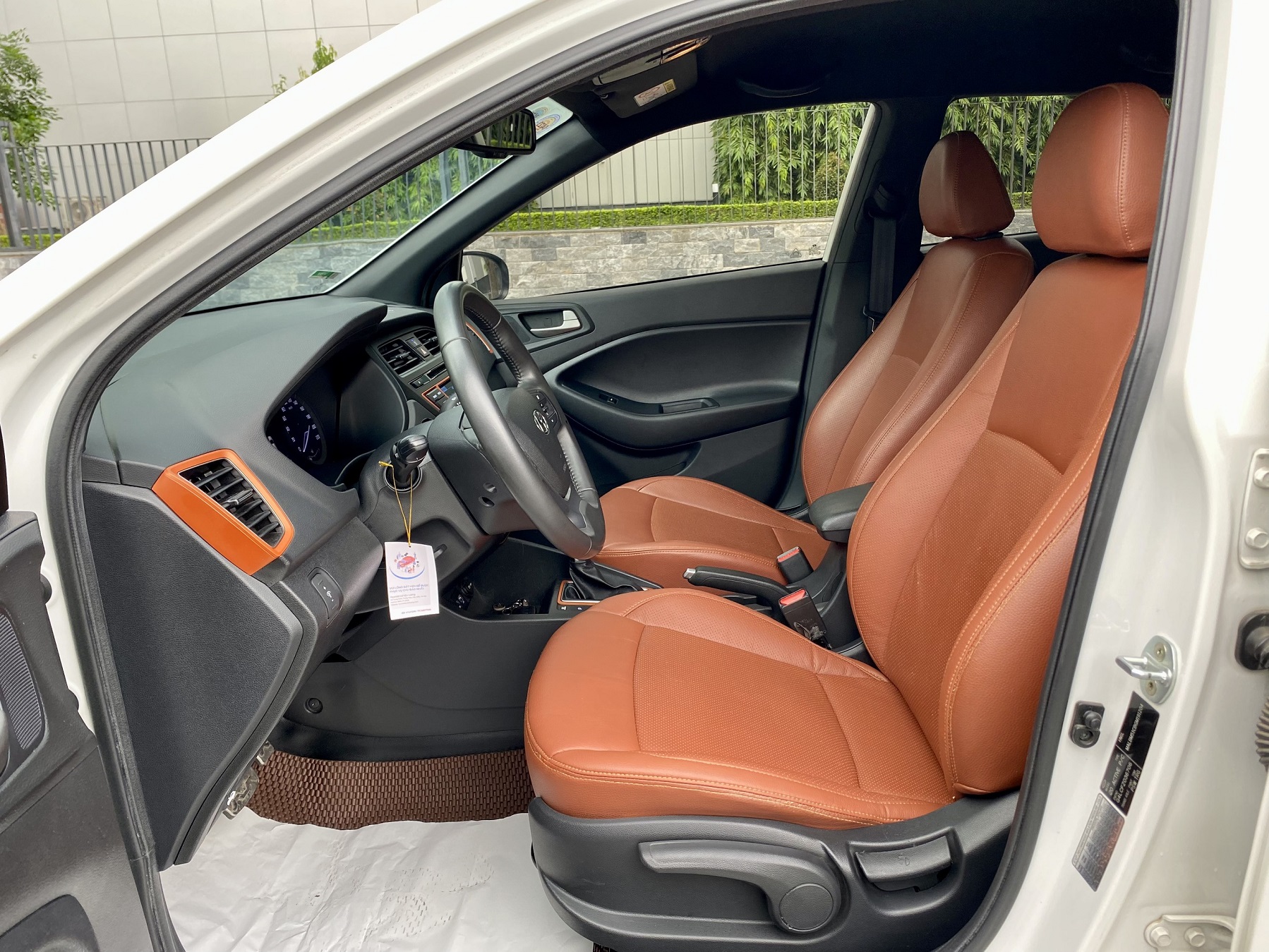 Hyundai I20 Active 1.4AT 2015 màu trắng. (đã bán)