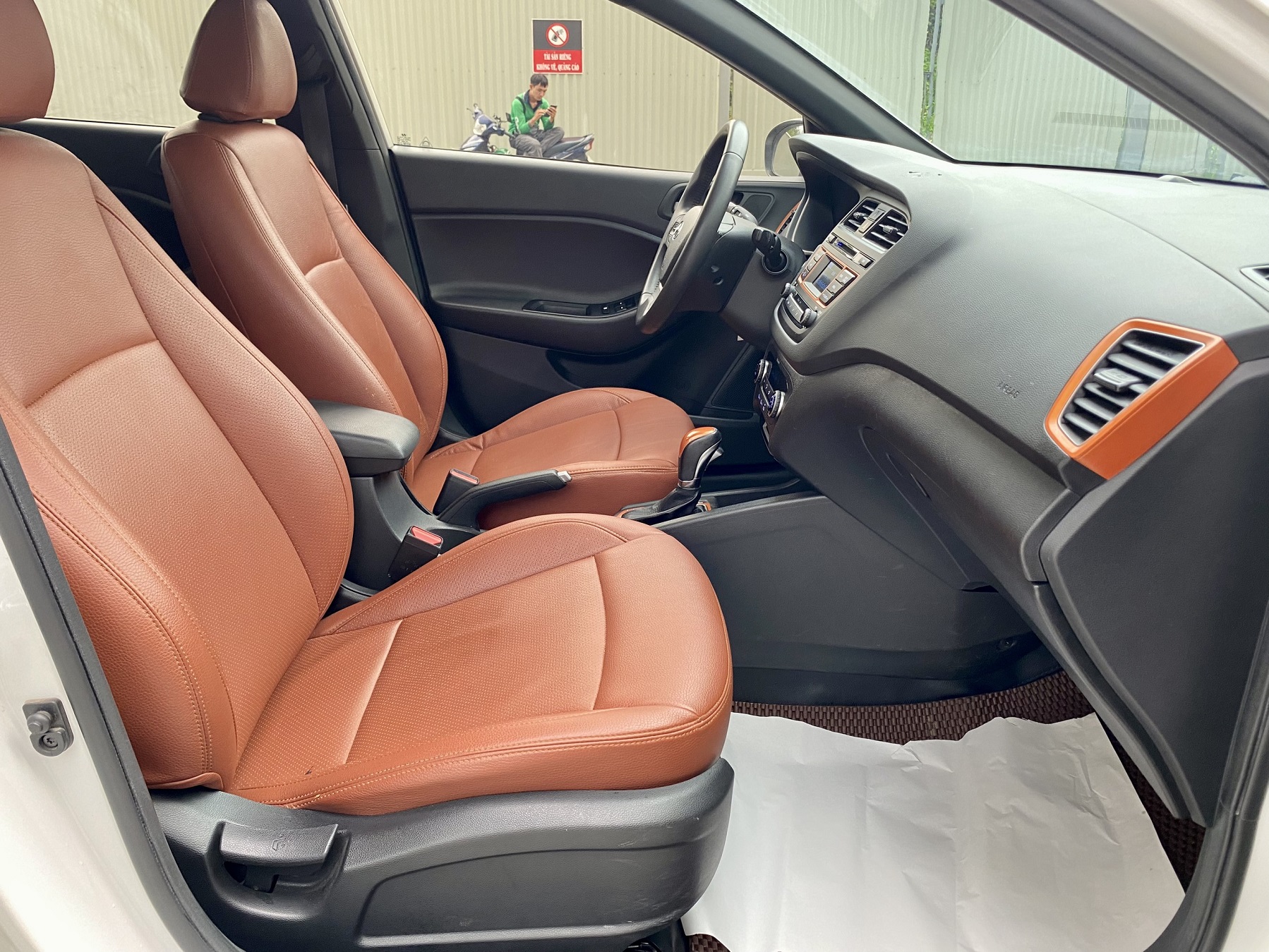 Hyundai I20 Active 1.4AT 2015 màu trắng. (đã bán)