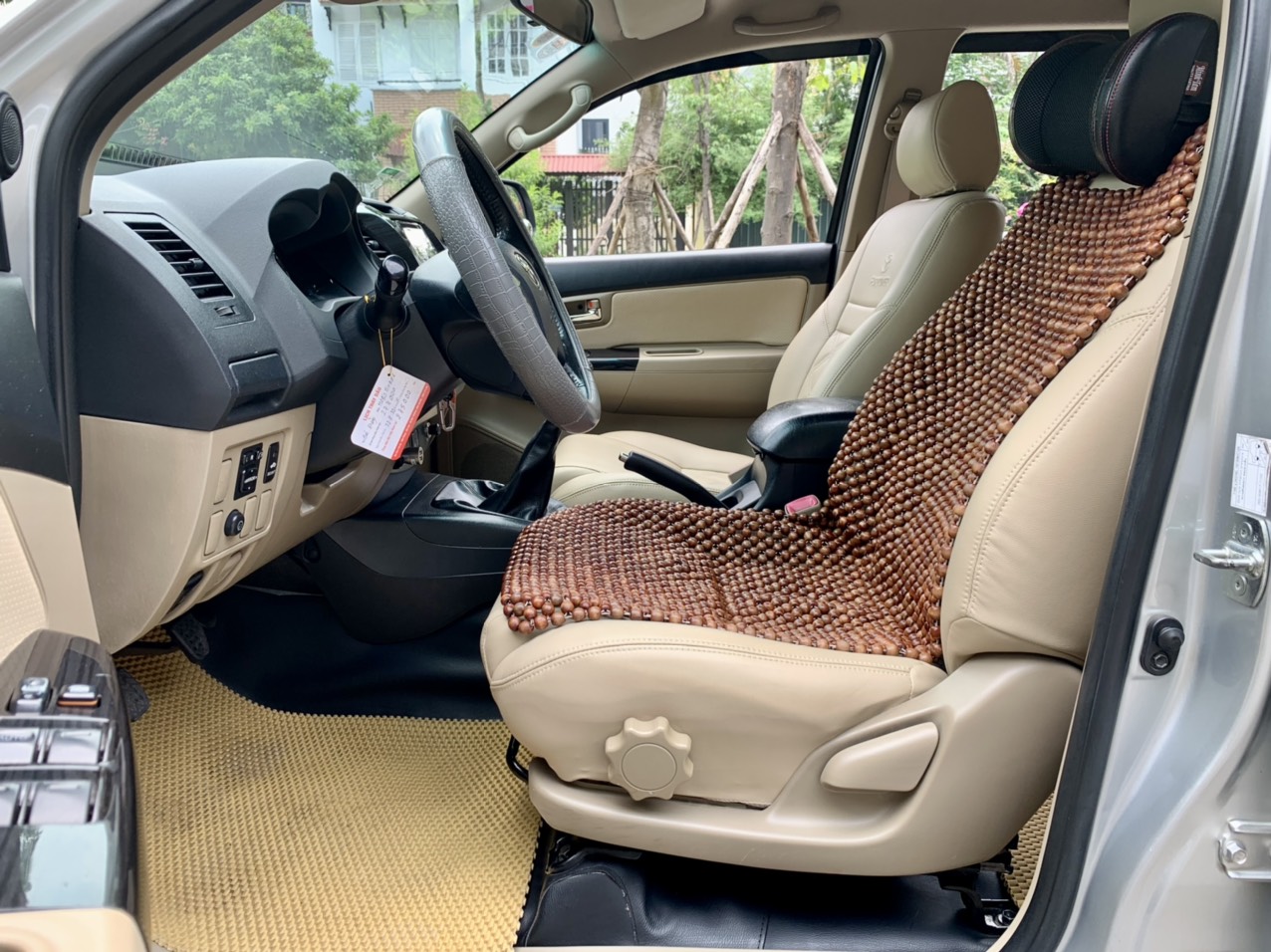 Toyota Fortuner 2.5G 2016 màu bạc (đã bán)