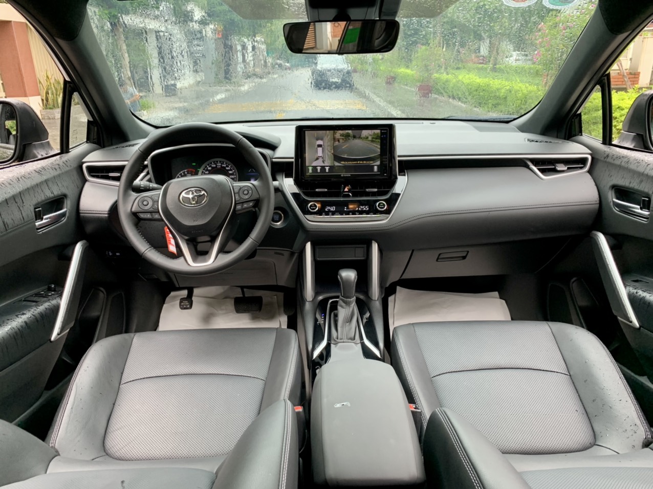 Toyota Corolla Cross 1.8V 2022 màu đen biển tỉnh (Đã bán)