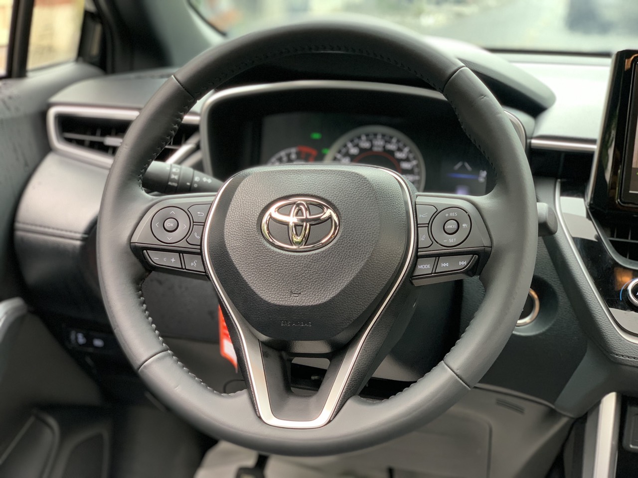 Toyota Corolla Cross 1.8V 2022 màu đen biển tỉnh (Đã bán)