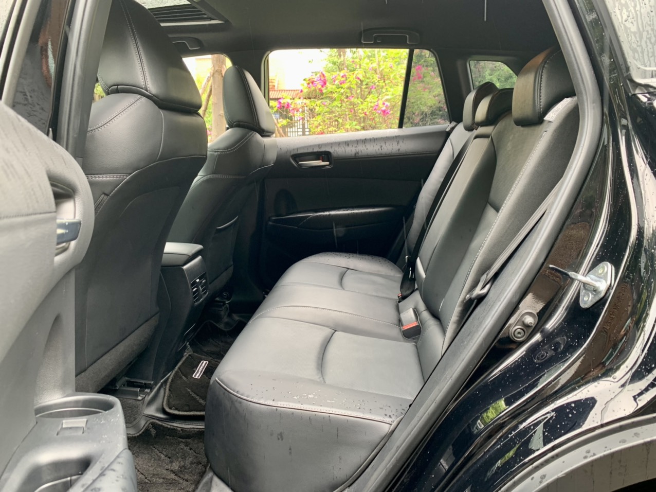 Toyota Corolla Cross 1.8V 2022 màu đen biển tỉnh (Đã bán)