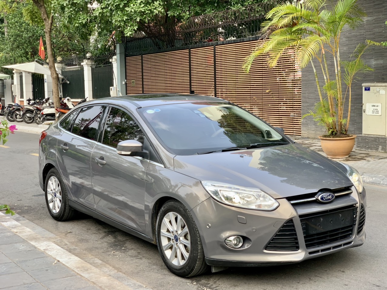 Ford Focus 2.0 Titanium 2015 màu nâu (Đã bán)