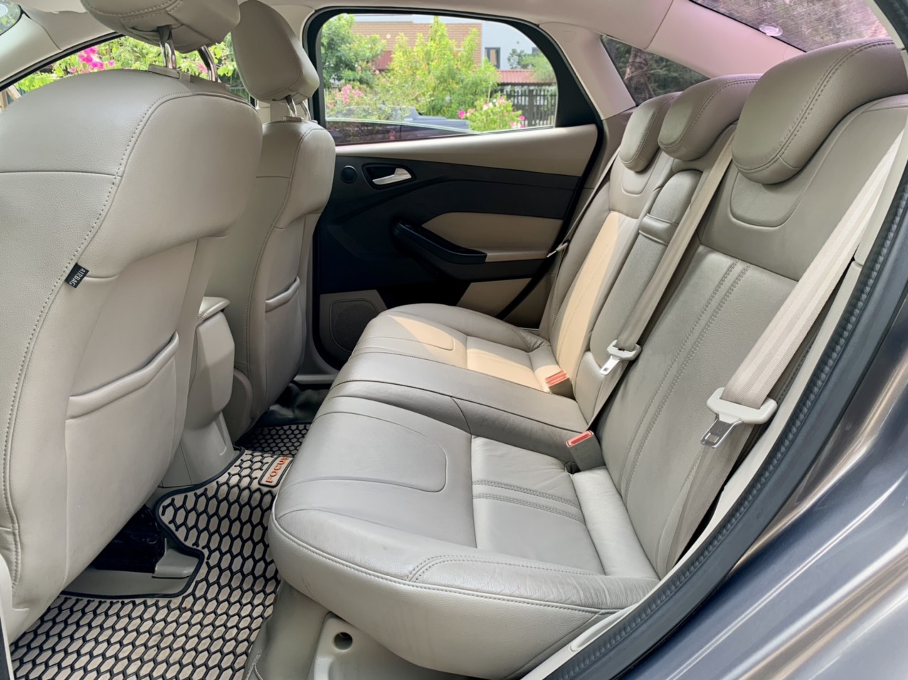 Ford Focus 2.0 Titanium 2015 màu nâu (Đã bán)