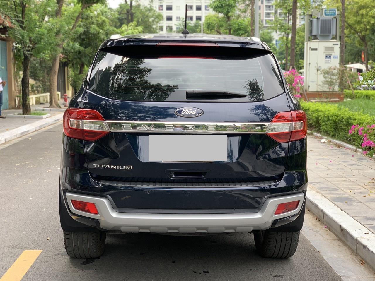 Ford Everest Titanium 2.0L 4x2 AT 2022 màu xanh (đã bán)