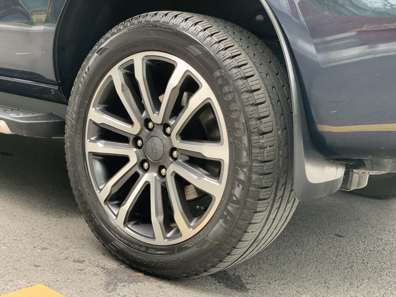 Ford Everest Titanium 2.0L 4x2 AT 2022 màu xanh (đã bán)