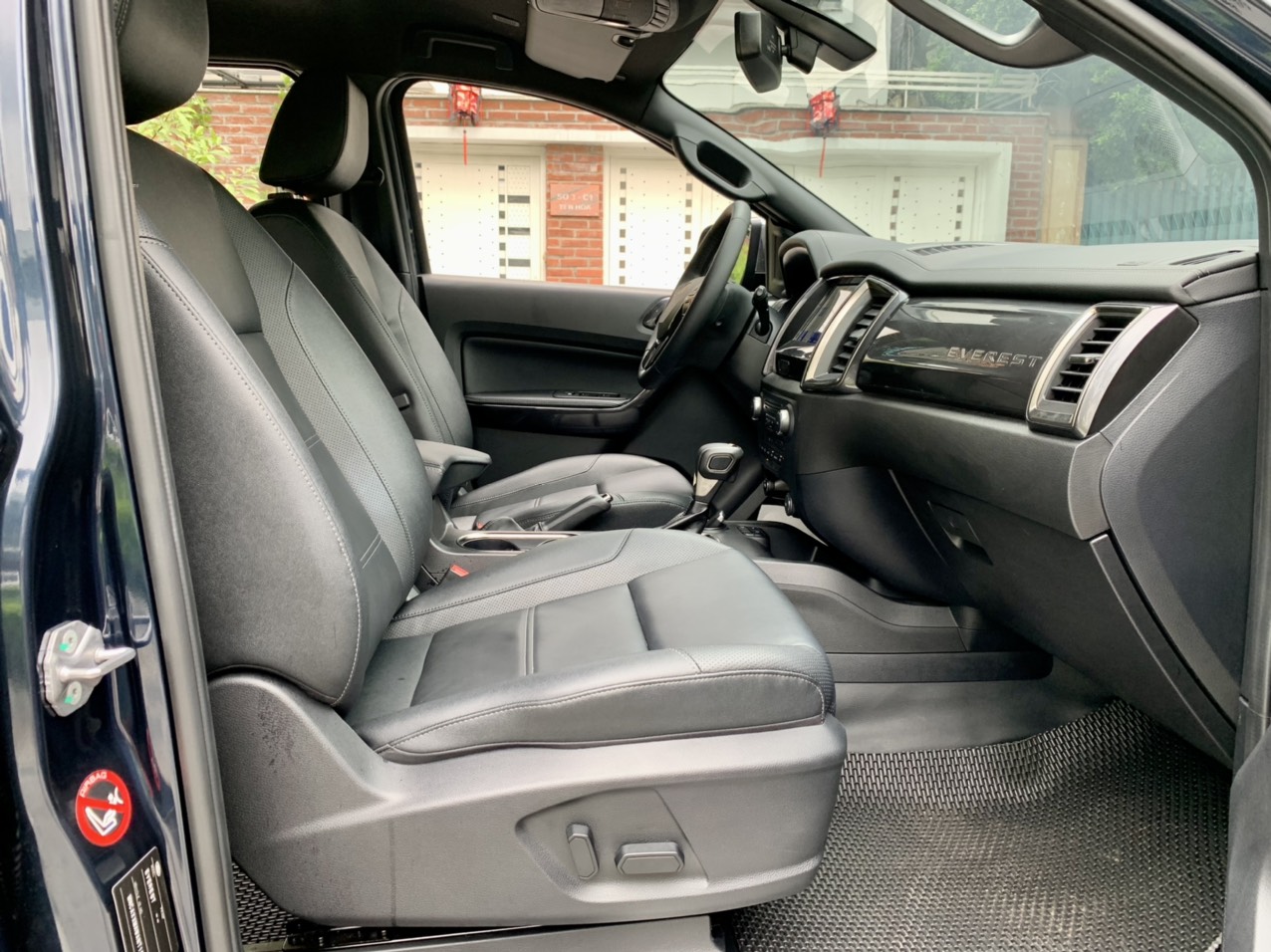 Ford Everest Titanium 2.0L 4x2 AT 2022 màu xanh (đã bán)