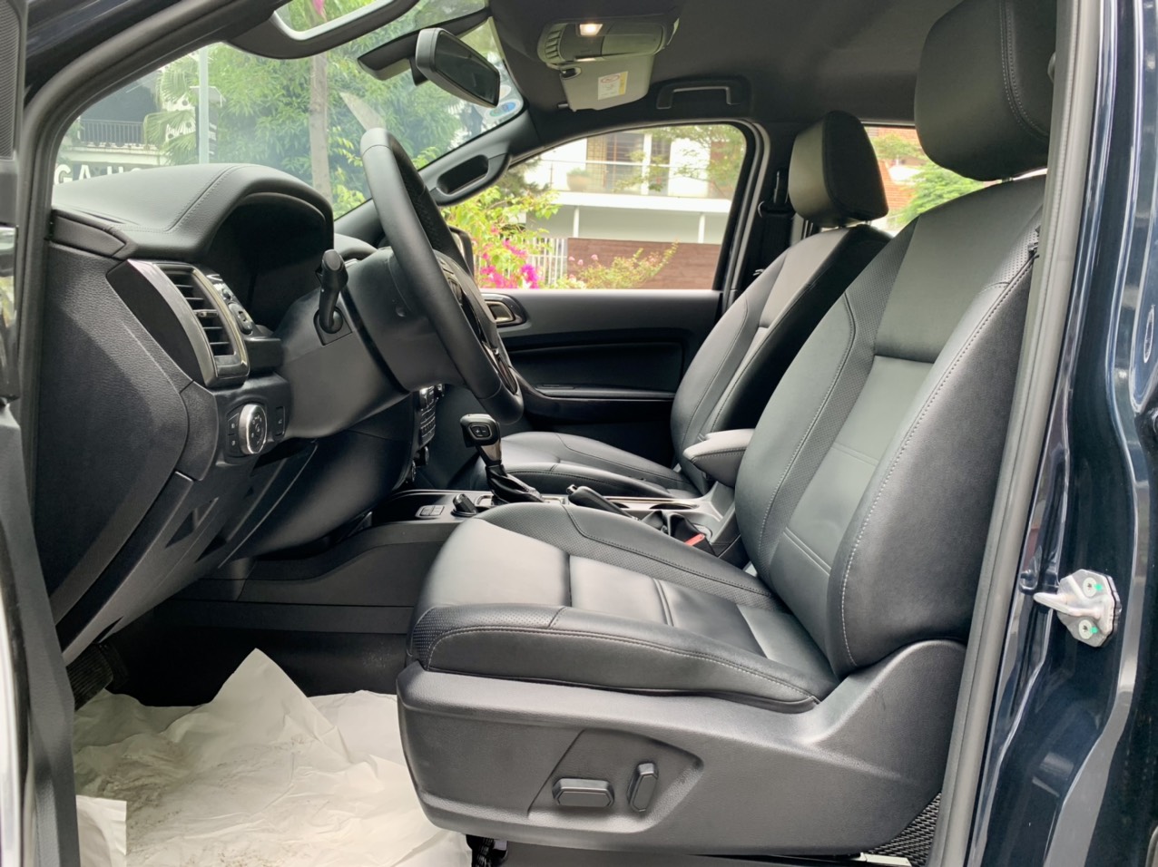 Ford Everest Titanium 2.0L 4x2 AT 2022 màu xanh (đã bán)