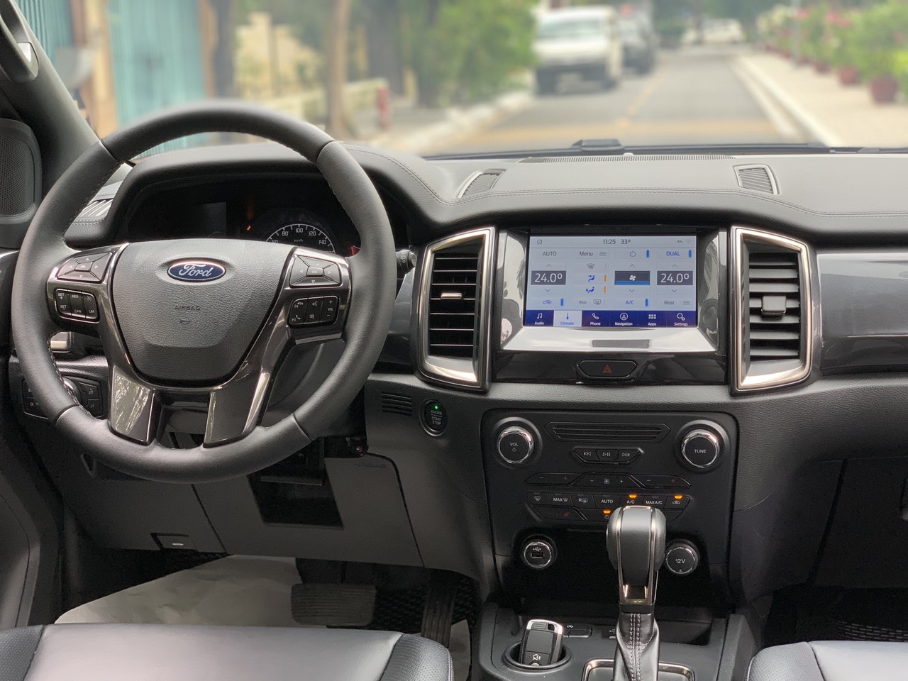 Ford Everest Titanium 2.0L 4x2 AT 2022 màu xanh (đã bán)
