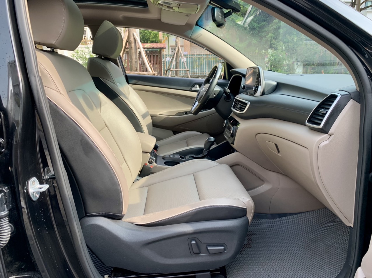 Hyundai Tucson 2.0ATH màu đen 2019 (Đã bán)