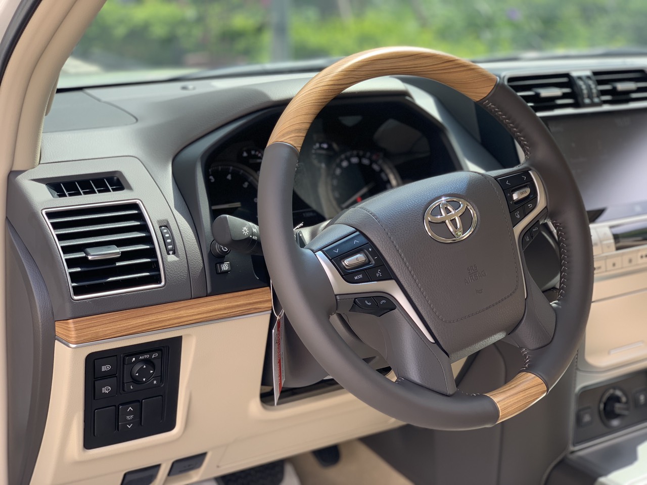 Toyota Land Cruiser Prado 2.7L 2021 màu trắng (đã bán)