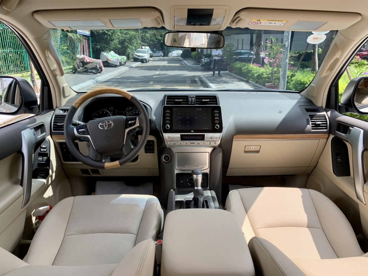 Toyota Land Cruiser Prado 2.7L 2021 màu trắng (đã bán)