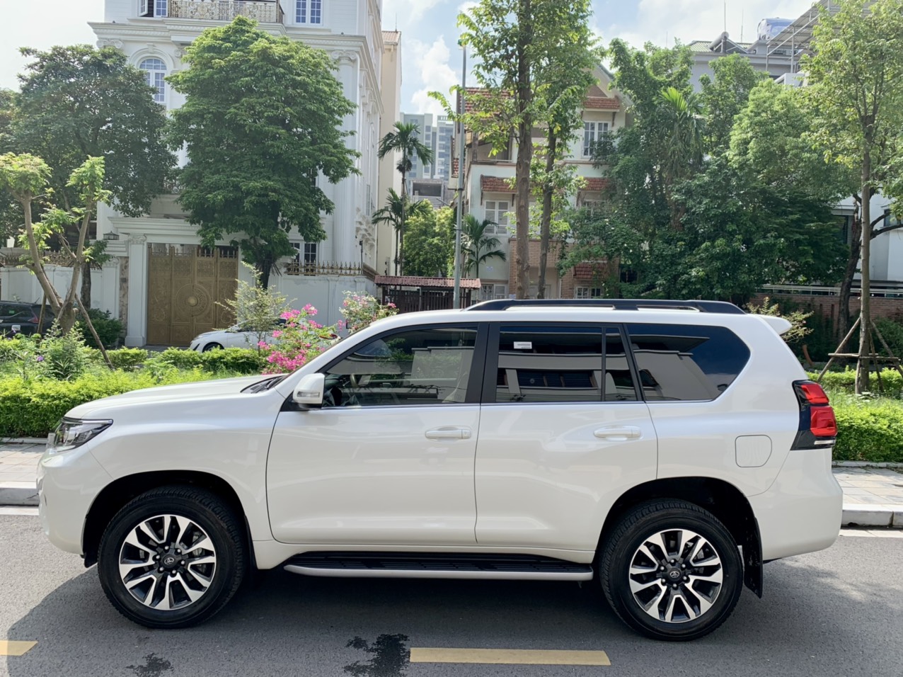 Toyota Land Cruiser Prado 2.7L 2021 màu trắng (đã bán)