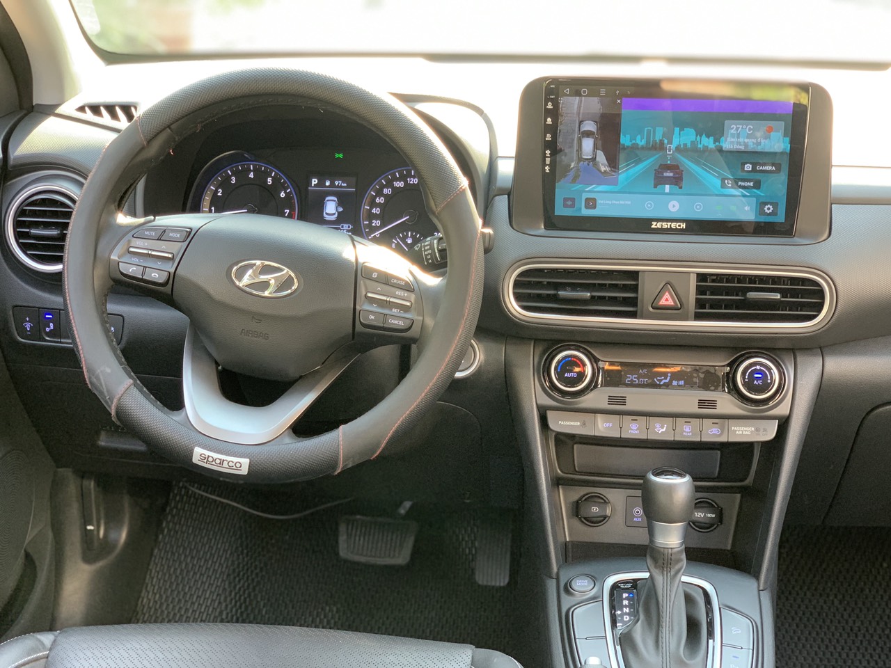 Hyundai Kona 2.0 ATH bản đặc biệt 2020 màu trắng (Đã bán)