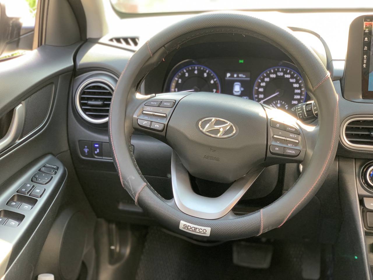 Hyundai Kona 2.0 ATH bản đặc biệt 2020 màu trắng (Đã bán)