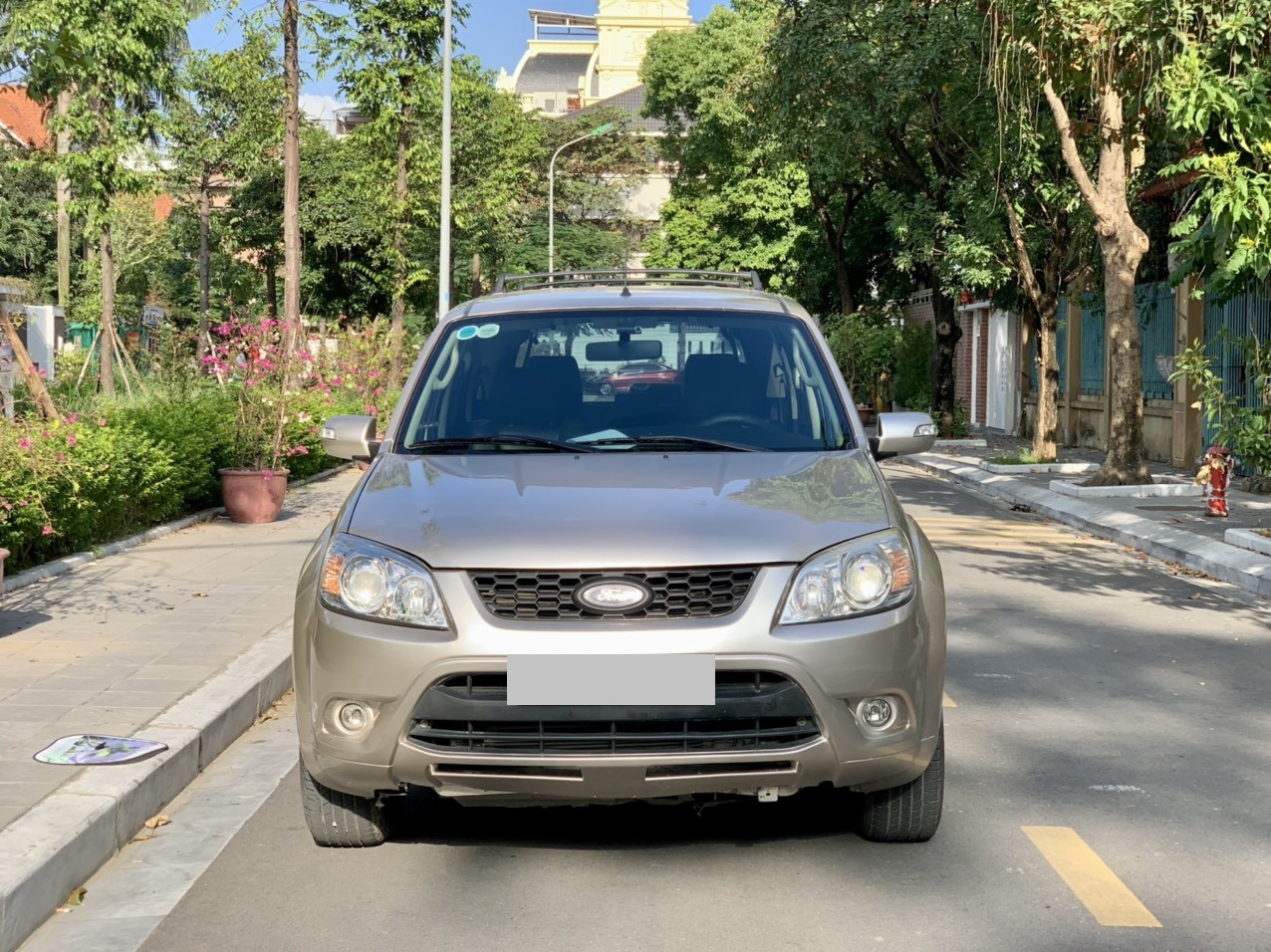 Ford Escape XLT 2.3L 2 cầu màu ghi vàng (Đã bán)