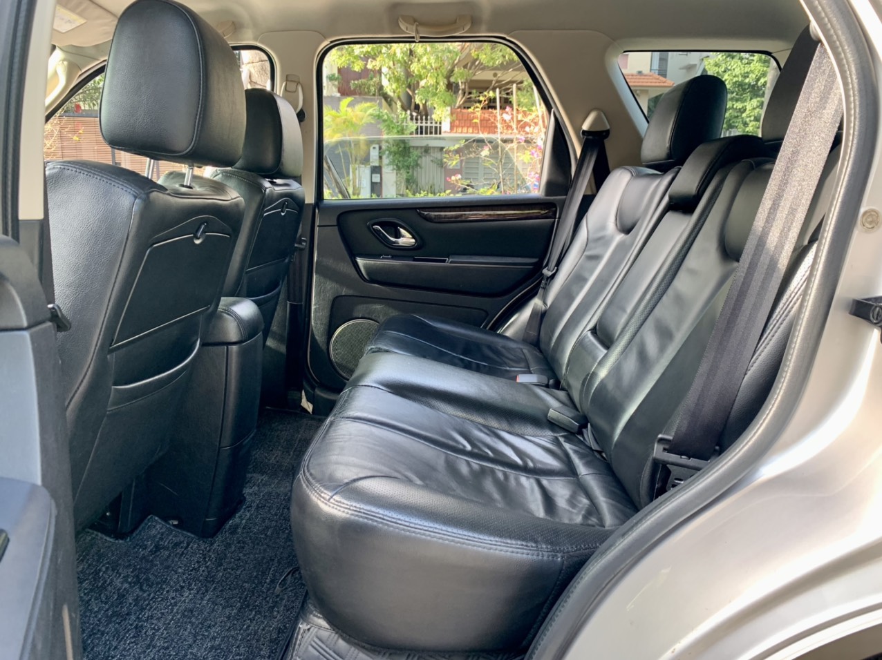Ford Escape XLT 2.3L 2 cầu màu ghi vàng (Đã bán)