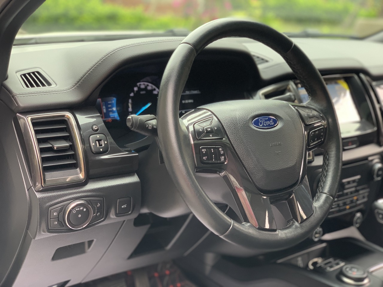 Ford Everest Titanium 4x4 2019 màu trắng (Đã bán)