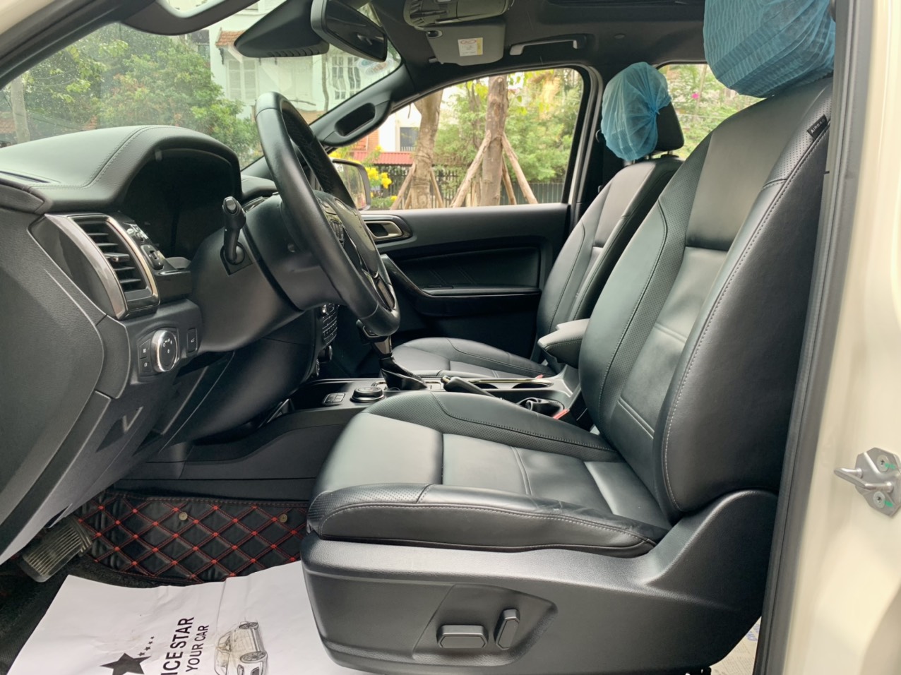 Ford Everest Titanium 4x4 2019 màu trắng (Đã bán)