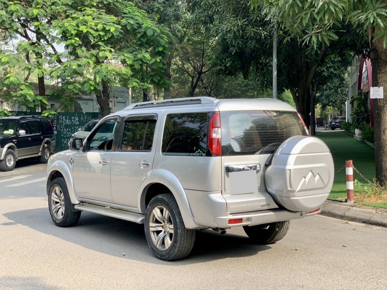 Ford Everest 2.5L 4x2 AT 2010 màu bạc (Đã bán)