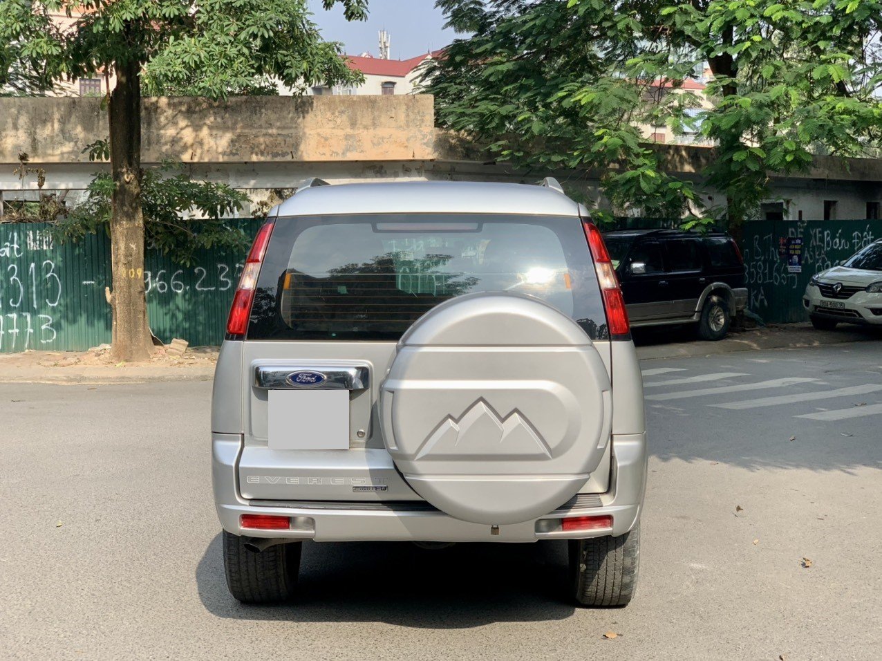 Ford Everest 2.5L 4x2 AT 2010 màu bạc (Đã bán)