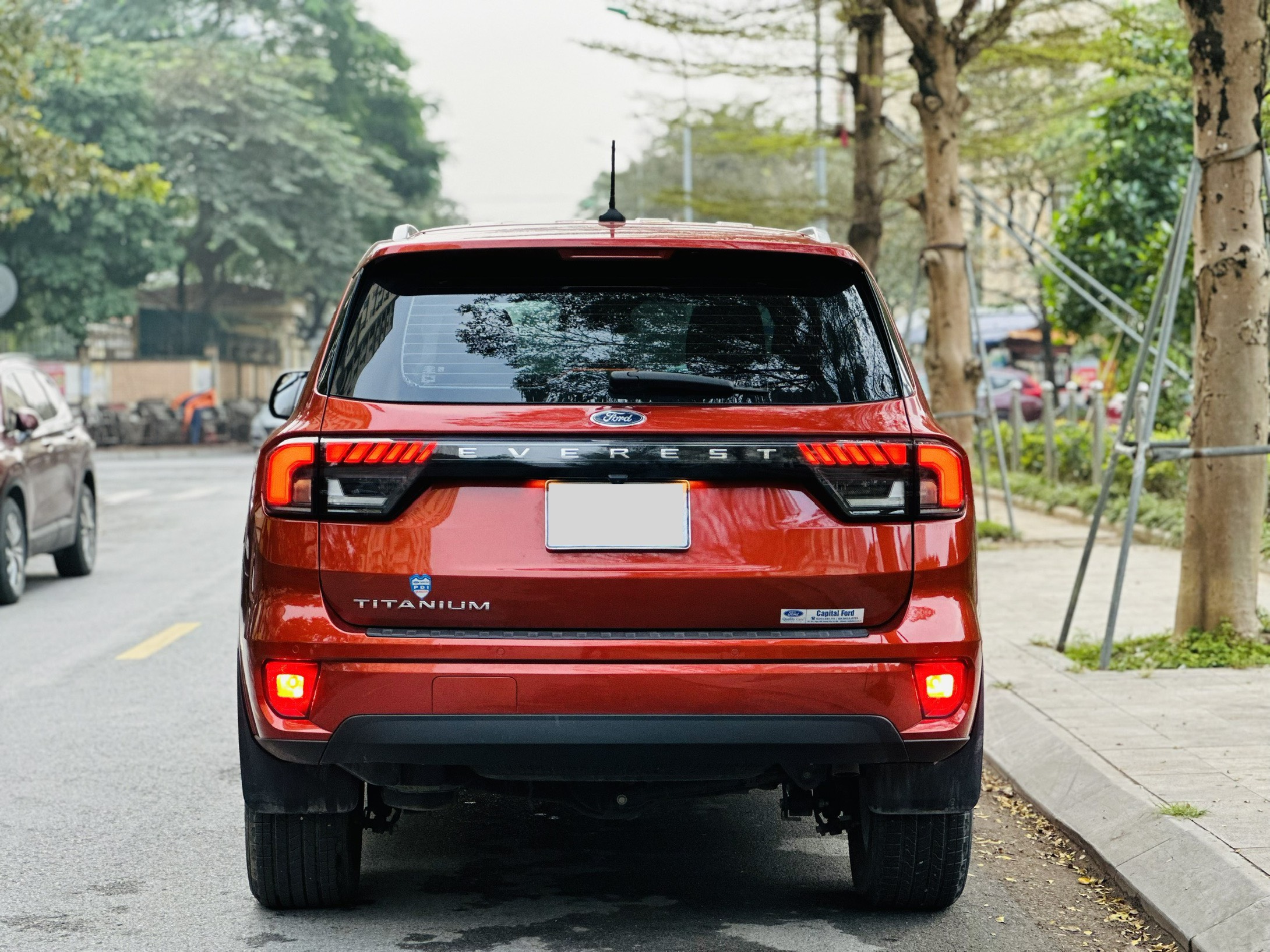 Ford Everest Titanium 2.0L 4x2 2022 model 2023 màu đỏ cam (Đã bán)