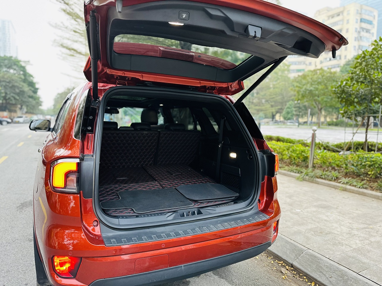 Ford Everest Titanium 2.0L 4x2 2022 model 2023 màu đỏ cam (Đã bán)