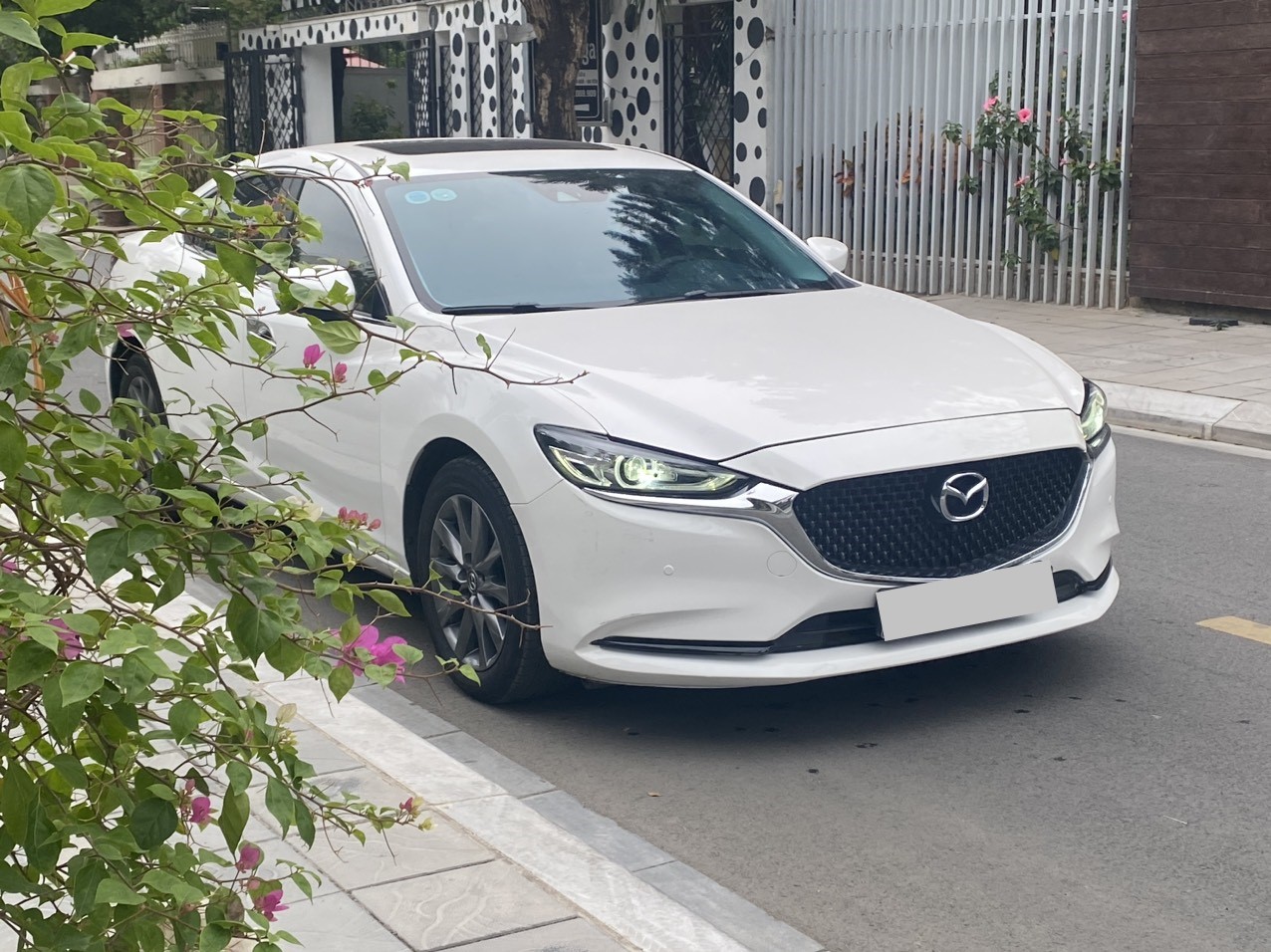 Mazda 6 2.0 Premium 2020 màu trắng (Đã bán)