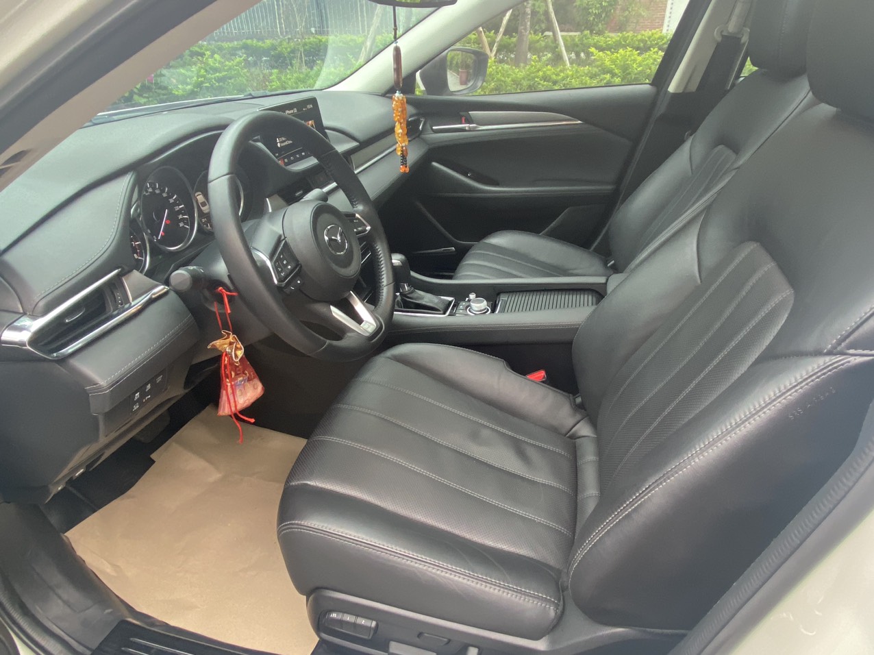 Mazda 6 2.0 Premium 2020 màu trắng (Đã bán)