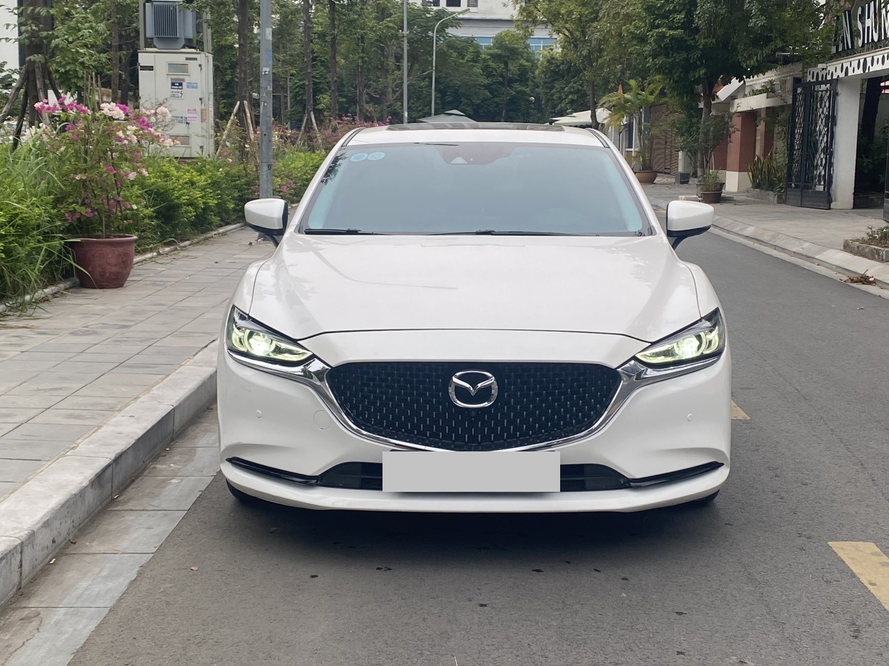 Mazda 6 2.0 Premium 2020 màu trắng (Đã bán)