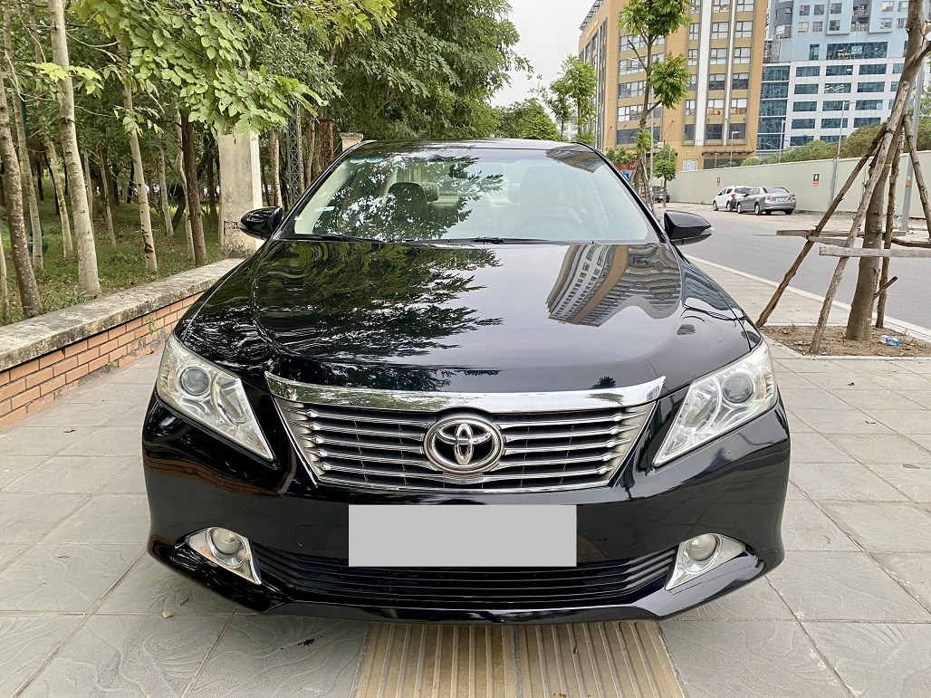 Toyota Camry 2.0E 2013 màu đen (Đã bán)