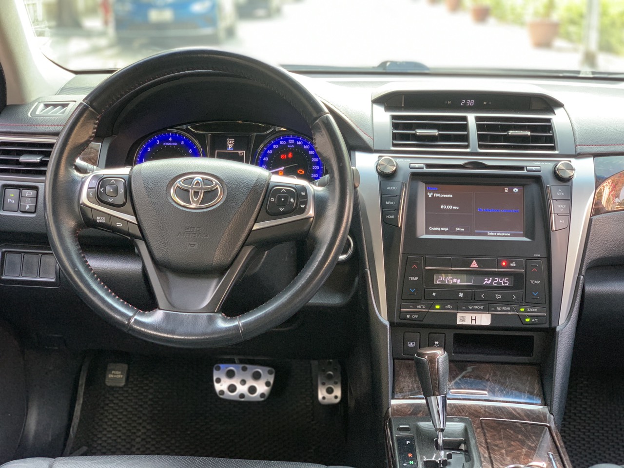 Toyota Camry 2.5Q sản xuất 2015 màu đen (Đã bán)