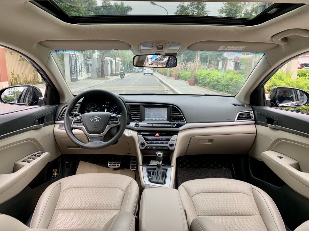 Hyundai Elantra 2.0 GLS AT 2019 màu đen (đã bán)