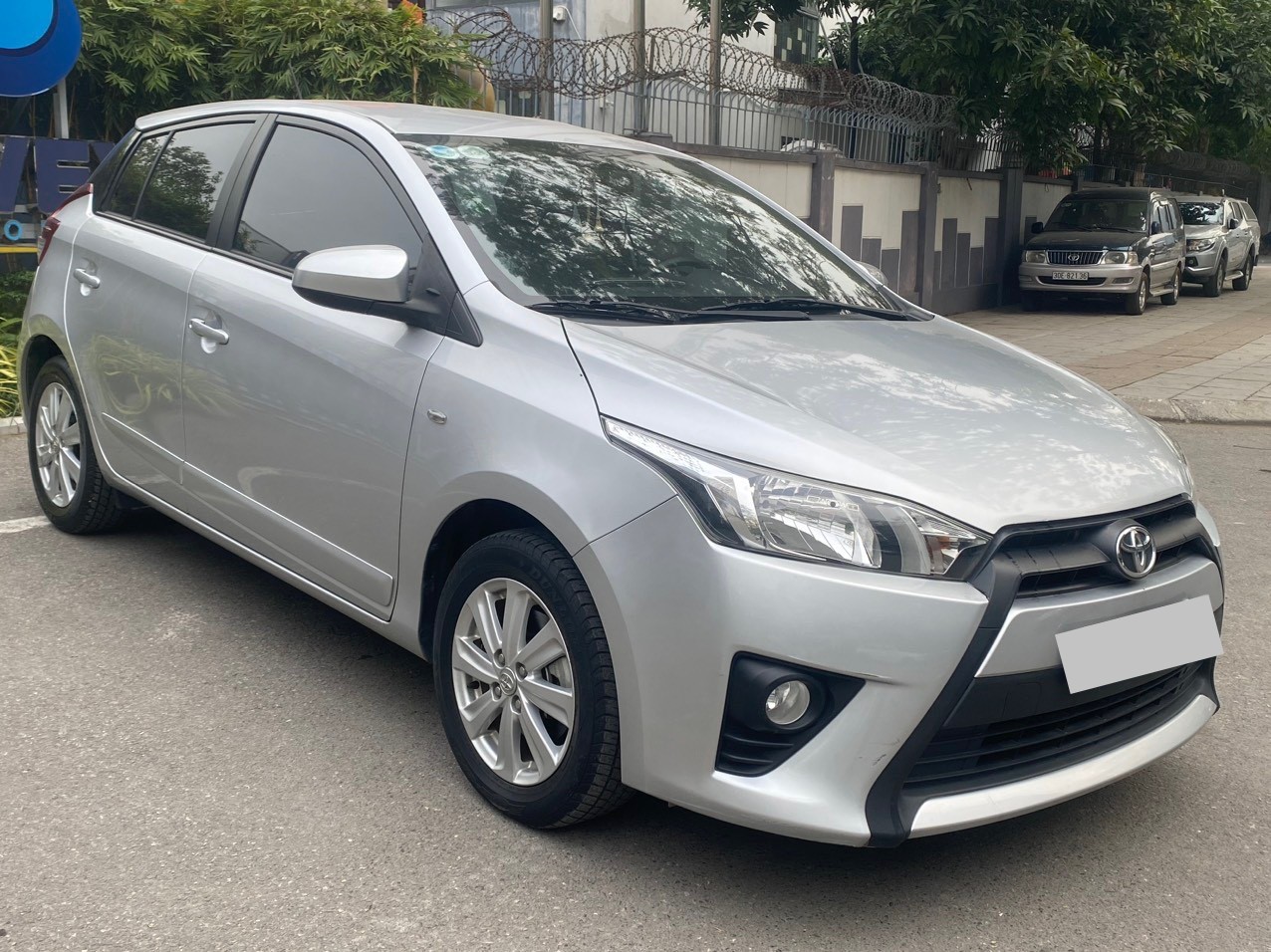 Toyota Yaris 1.5E 2016 màu bạc (Đã bán)