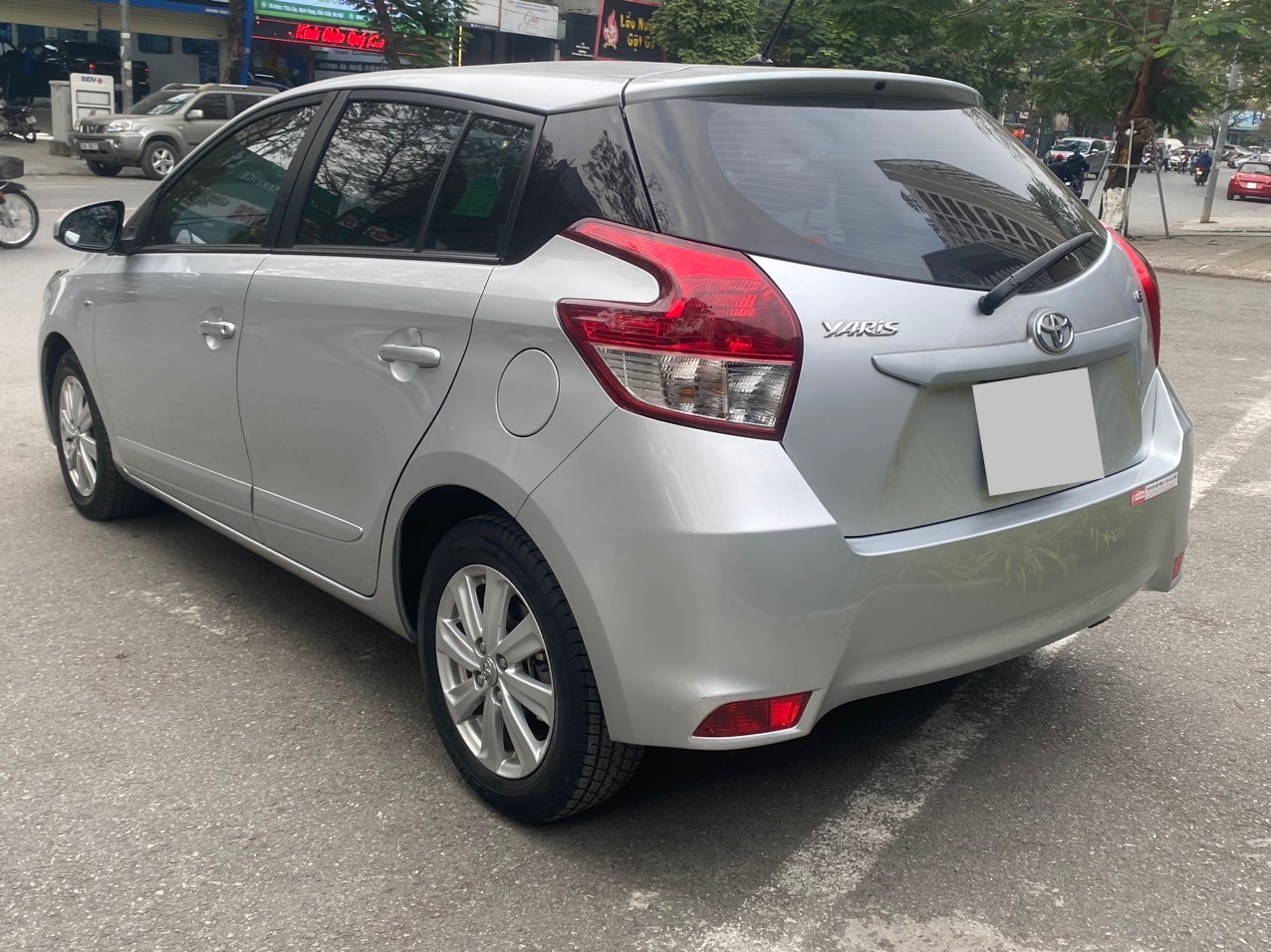 Toyota Yaris 1.5E 2016 màu bạc (Đã bán)