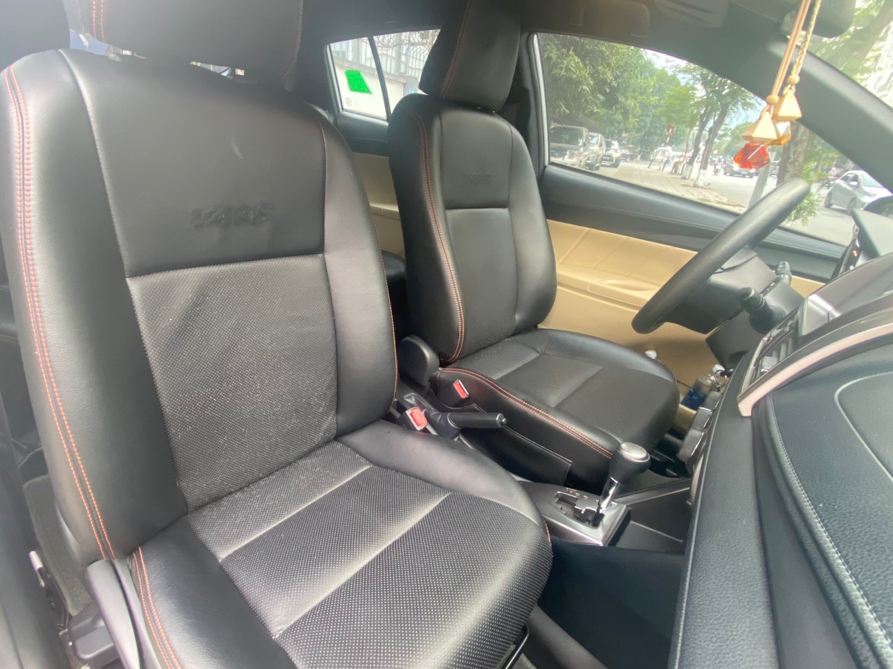 Toyota Yaris 1.5E 2016 màu bạc (Đã bán)