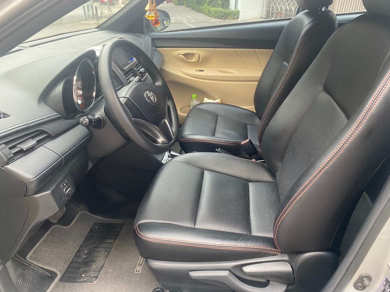 Toyota Yaris 1.5E 2016 màu bạc (Đã bán)