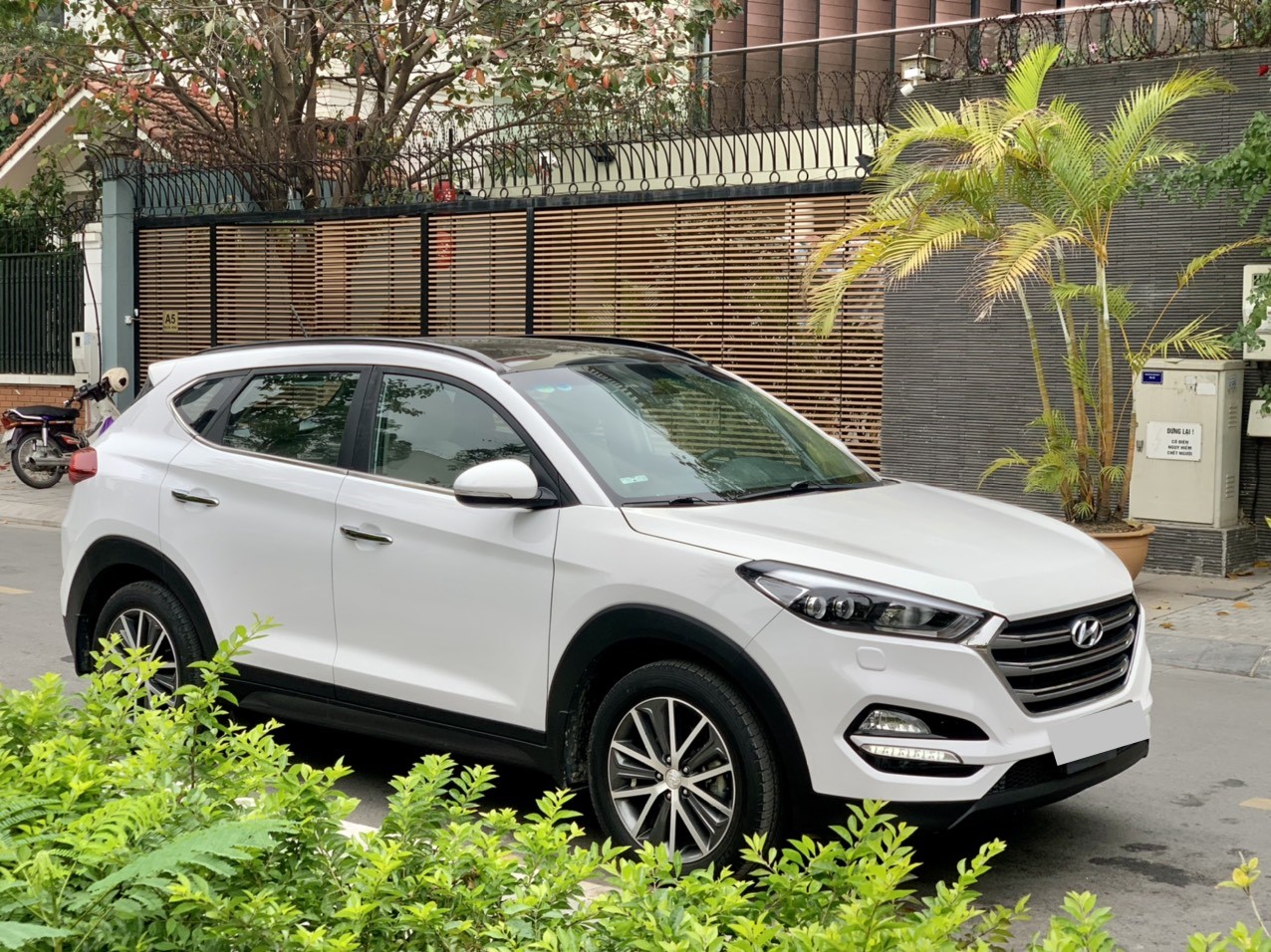 Hyundai Tucson 2.0ATH 2015 màu trắng (Đã bán)