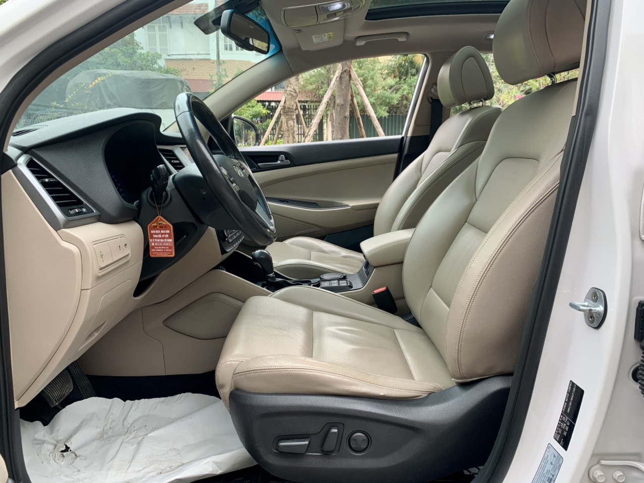 Hyundai Tucson 2.0ATH 2015 màu trắng (Đã bán)