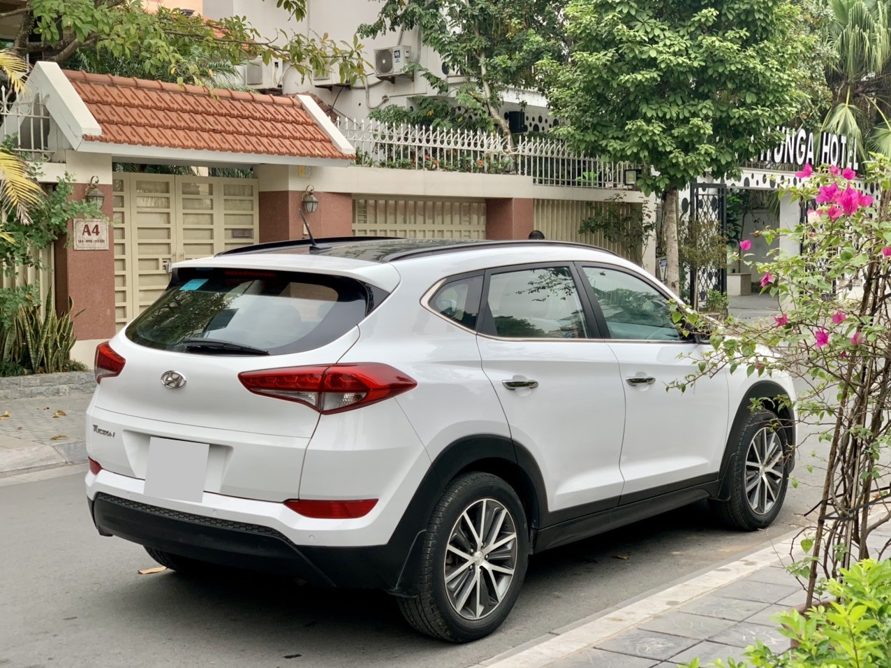 Hyundai Tucson 2.0ATH 2015 màu trắng (Đã bán)
